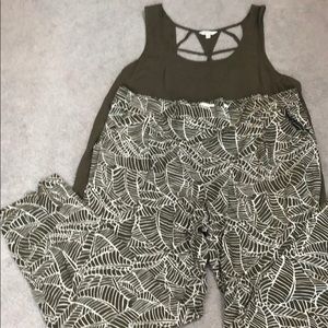 Camo geek tank and pants set. TopXL bottom 17